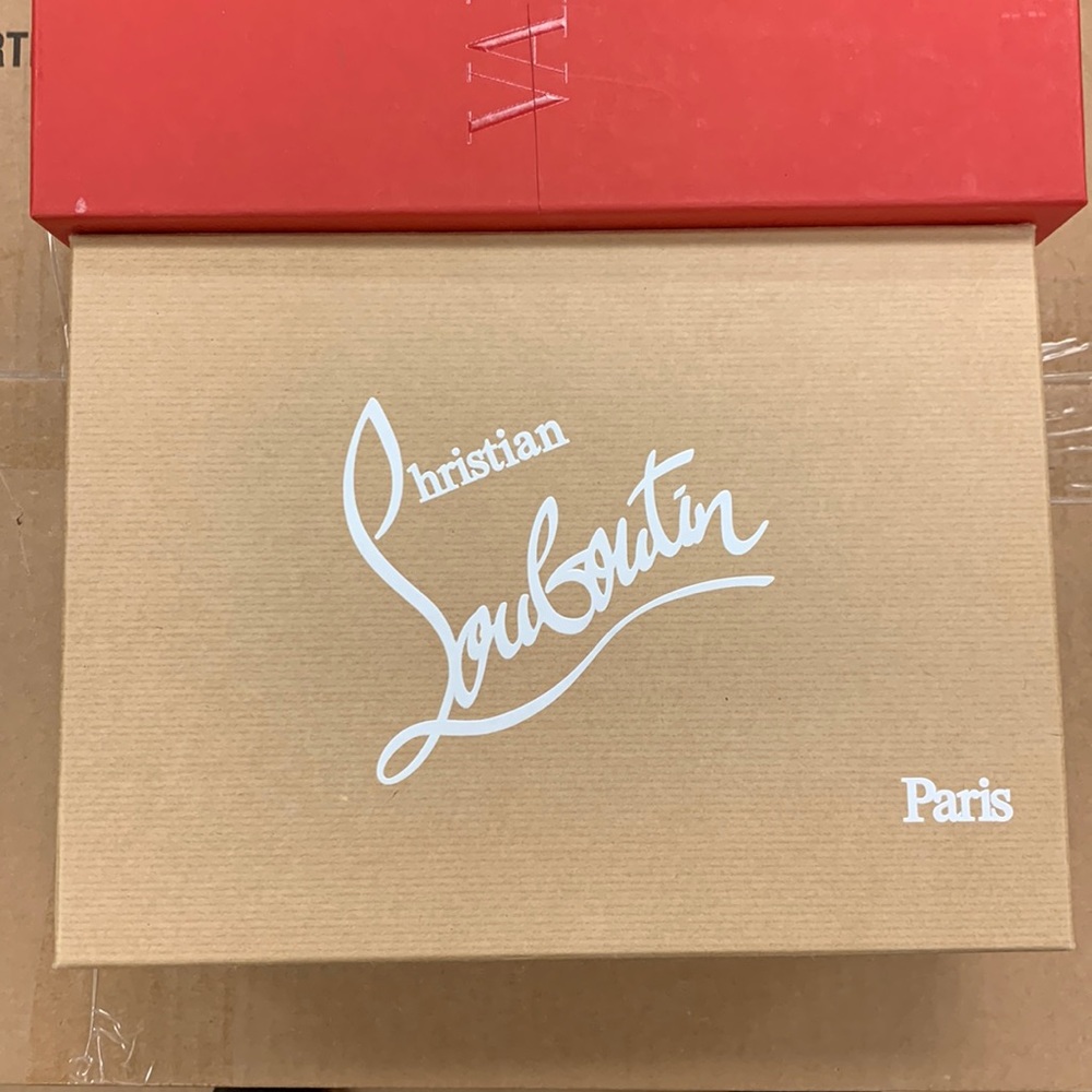 Brand New Christian Louboutin Nude Leather Wave Classic Heel - 40